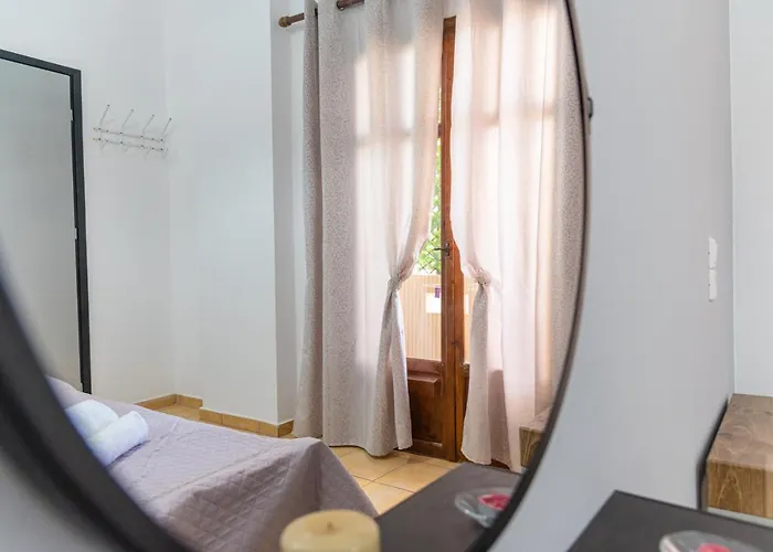 Seaside In Anissaras *